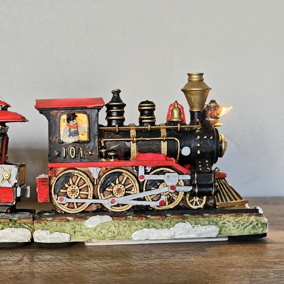 Rare Vintage Orient Express Lights Up 3 Section Resin Train Locomotive Caboose - Picture 7 of 17
